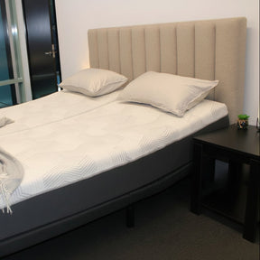 Displayed on a Split King iActive Lumbar Rich with Carbon Cool Mattresses